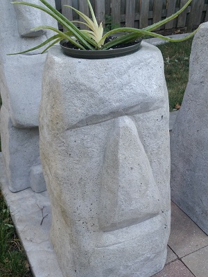 Moai head pot