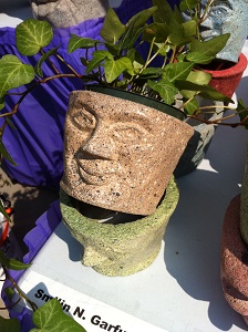 Smilin N Garfunkel Garden Statue